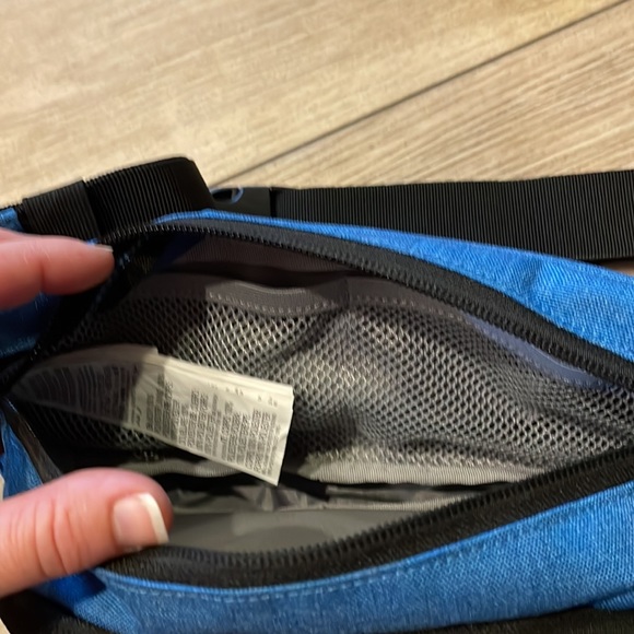 Quiksilver Jungler 1.5L Fanny Pack - Picture 3 of 5